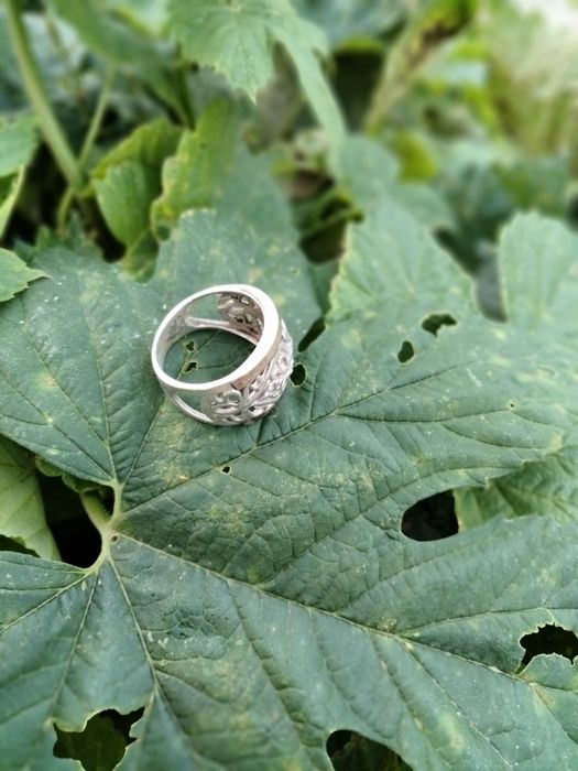 Каблучку срібну продам