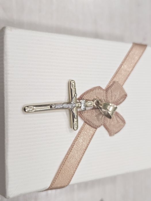 Złoty krzyżyk z wizerunkiem dwa KOLORY ZŁOTA PR 585