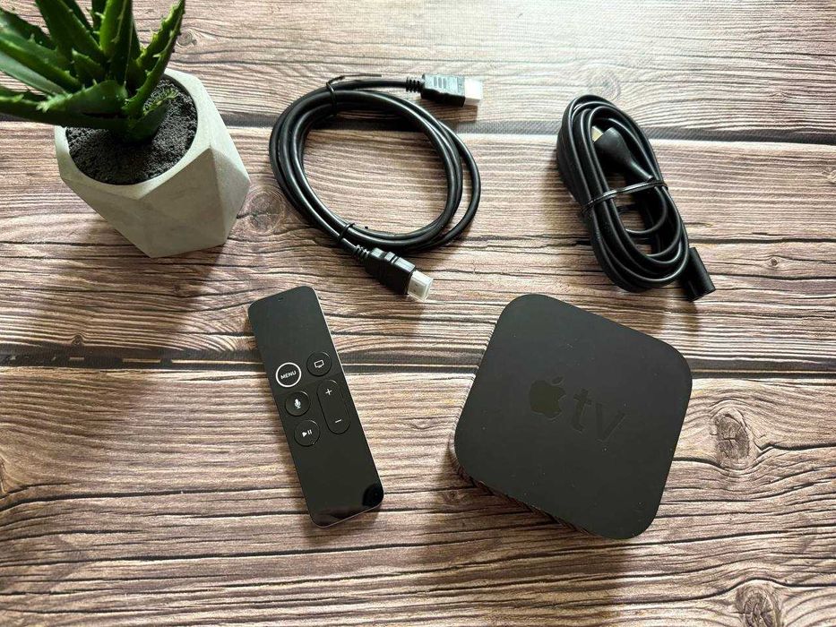 Apple TV 4K 32Gb A1842 Чудовий стан