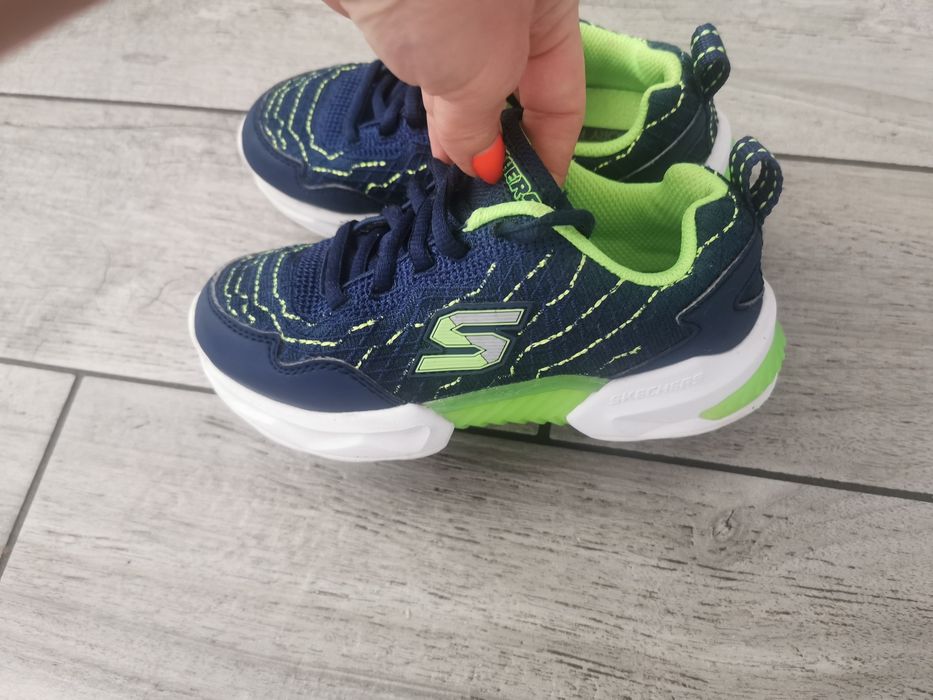 Skechers air cooled memory foam r. 29 18.5 cm