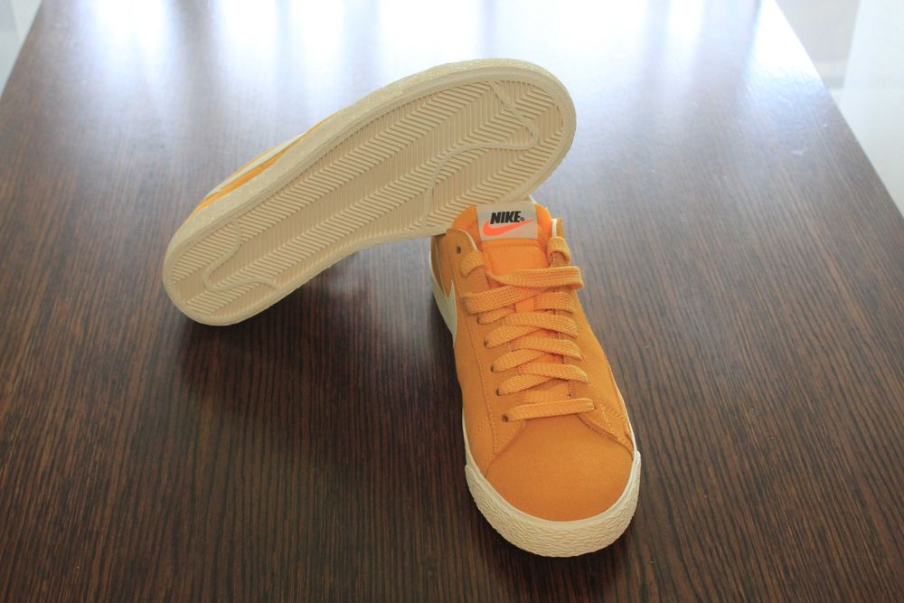 NIKE Wmns Blazer Low Suede