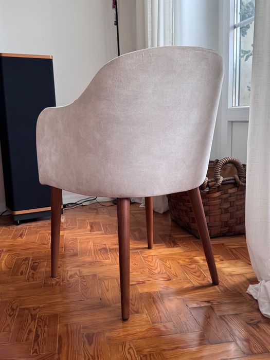 Cadeiras estofadas de elevada qualidade para mesa de sala de jantar