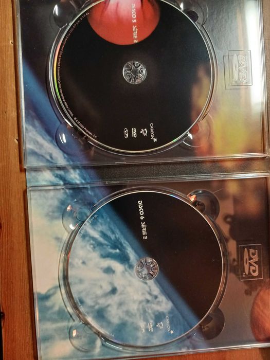 6 DVDs da Série ESPAÇO 1999 de 1976 Volume 2 (24 episódios)  Legendas em português. Usado em bom estado