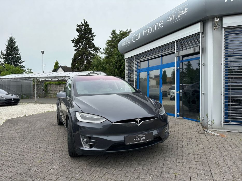 Tesla Model X Wersja europejska, siedmioosobowa, wymieniona bateria