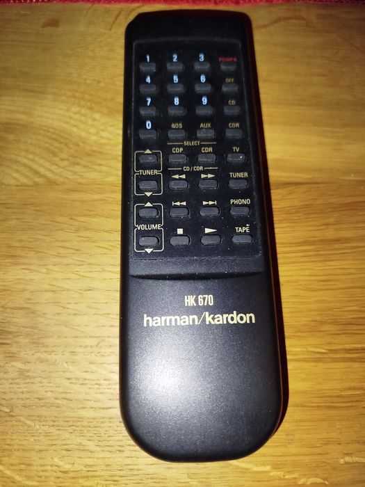 Pilot do HK670 Harman Kardon uzywany