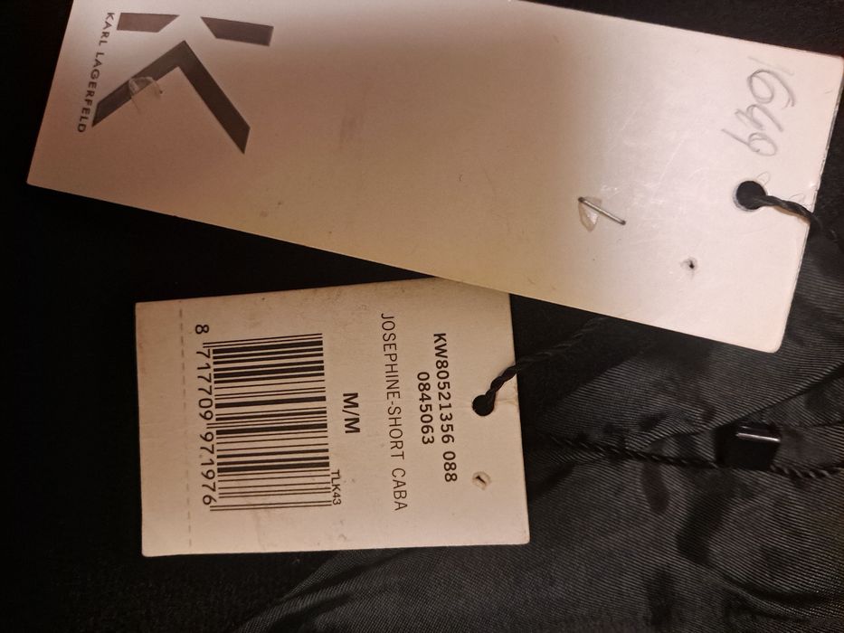 Wełniana kurtka, czarną.