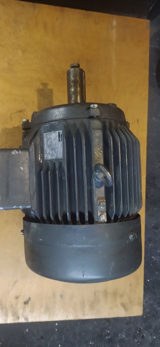 Електродвигун  4. 6 кВт. 3000 оборотов