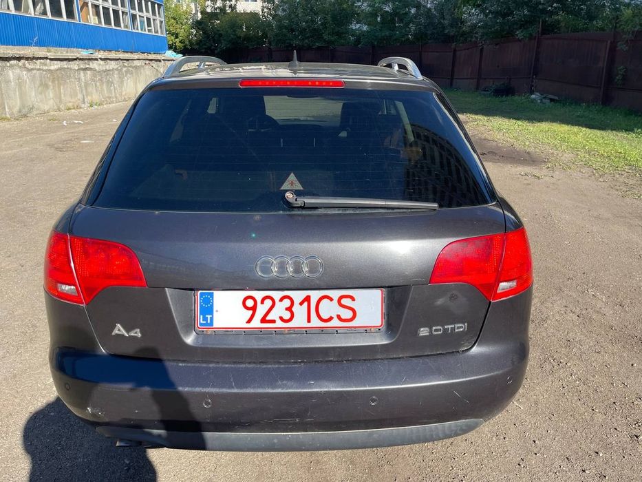 Audi A4 b7( Ауді а4б7)2006 рік  2.0 Дизель Механіка передній привід Гарний універсал
