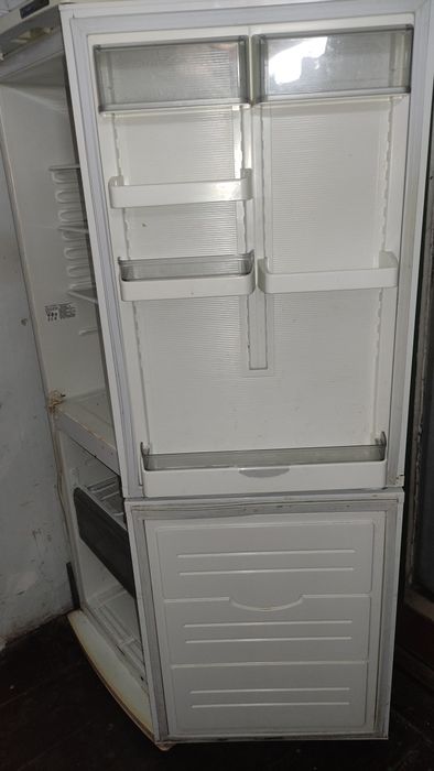 Продам холодильник