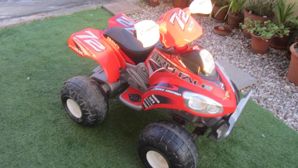 Mota 4 elétrica Feber para criança