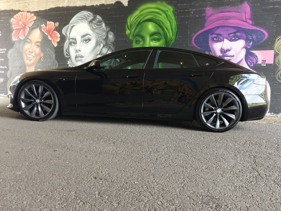 Tesla Model S — fotografia 3