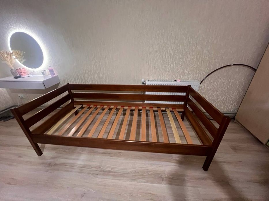 Продам ліжко дитяче з матрацом