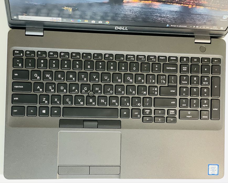 Ноутбук Dell 5500 • FHD IPS • i5-8365U • DDR4 16ГБ • SSD 256ГБ