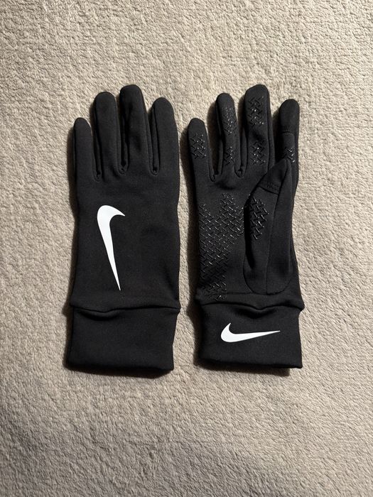 Rękawiczki Nike – idealne na trening i chłodne dni!