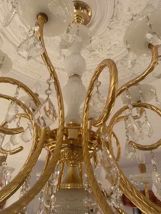 Candeeiro em cristal com banho de ouro altamente exclusivo com 5 apliq