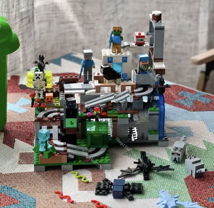 Zestaw klocków Górska Jaskinia Minecraft