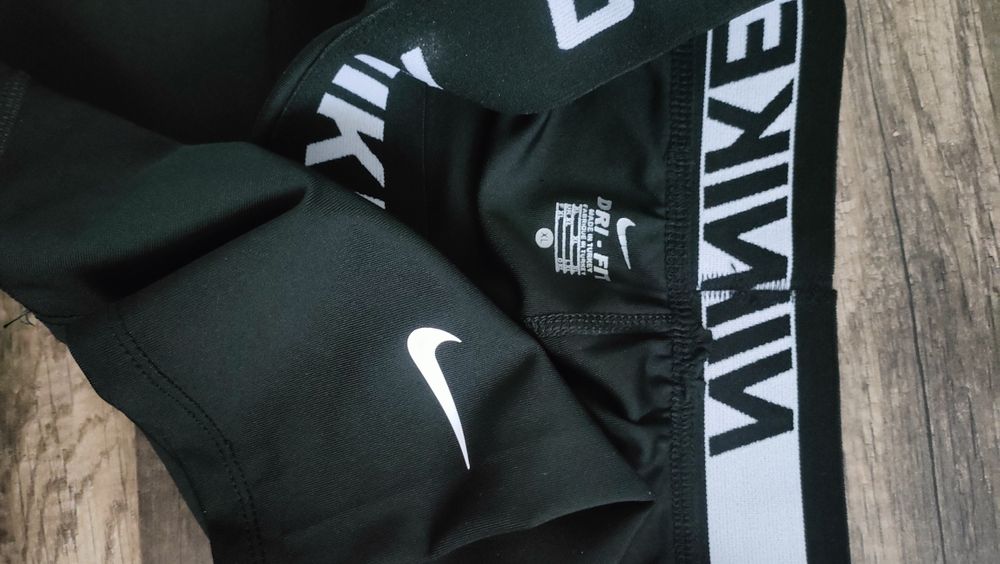 nowe krótkie legginsy NIKE PRO dri-fit
