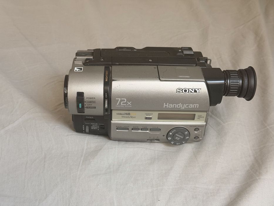Kamera analogowa SONY CCD TR845e