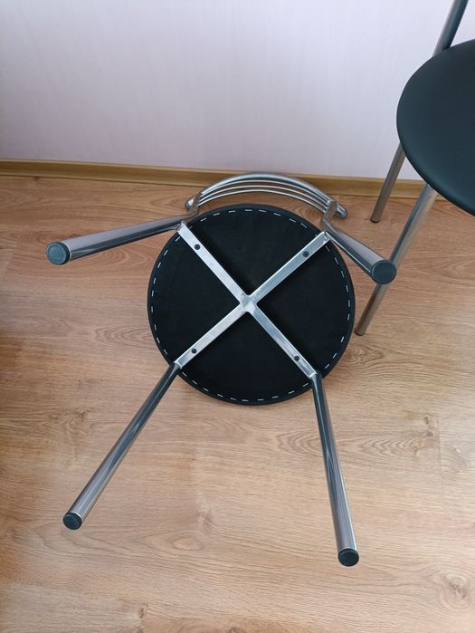 Стіл обідній стільці  на кухню