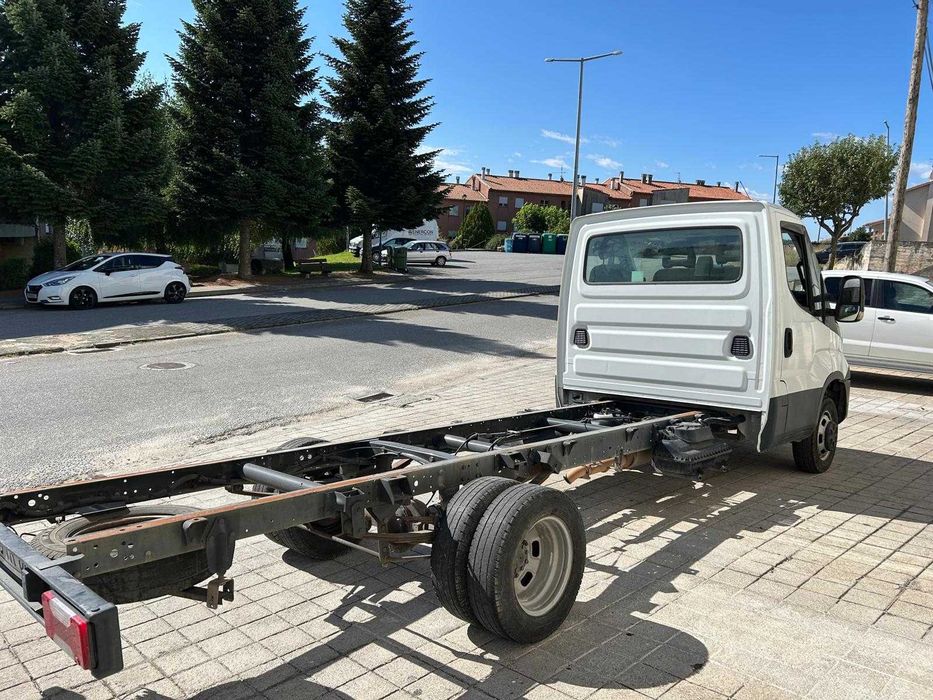 Iveco 3.0 – 3 Lugares | Muito Bem Estimada | Ar Condicionado