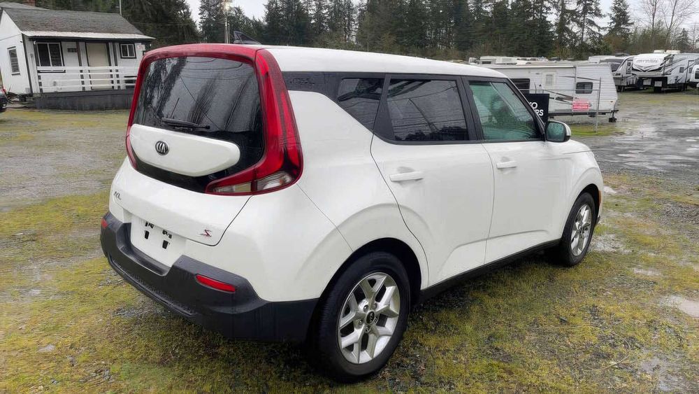Kia Soul      2021