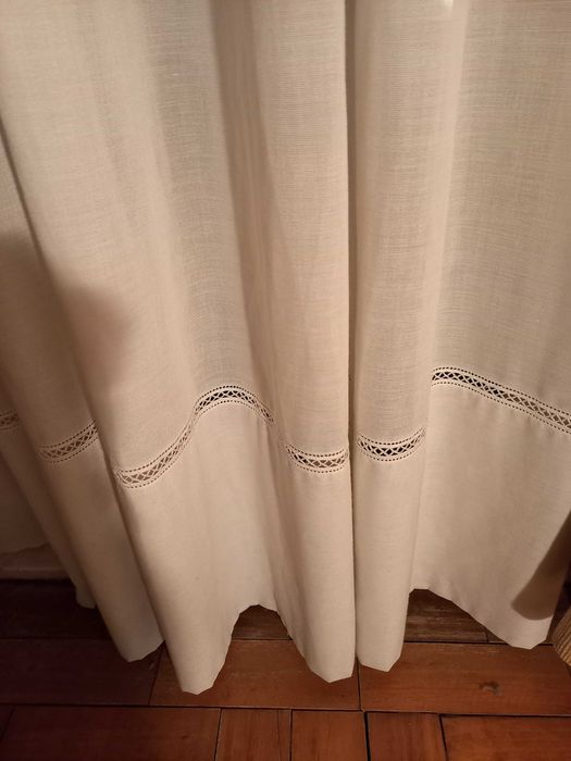 Excelente cortinados em linho e reposteiros