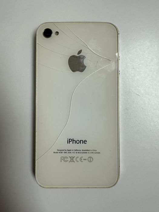 iPhone 4S 16 GB with Original Box64550970734081124