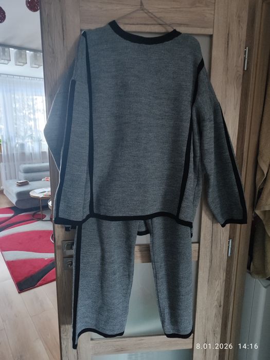 Dzianinowy komplet damski