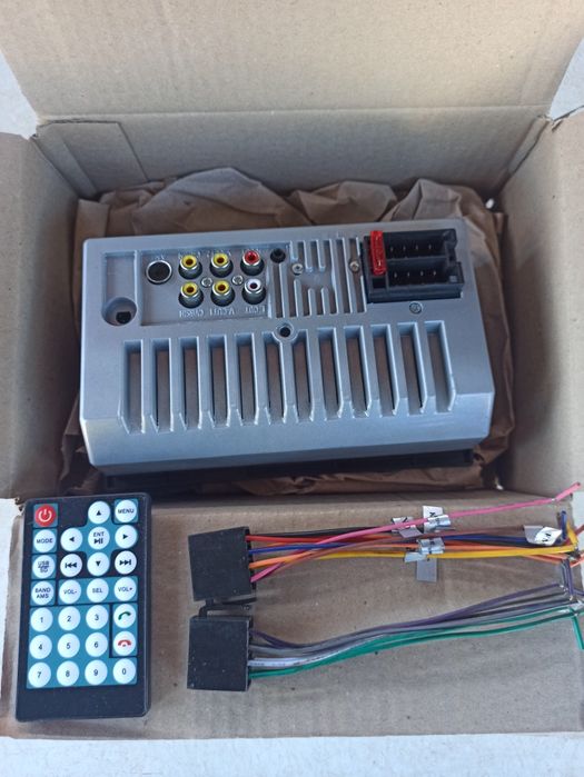 Продам двудиновую автомагнитолу