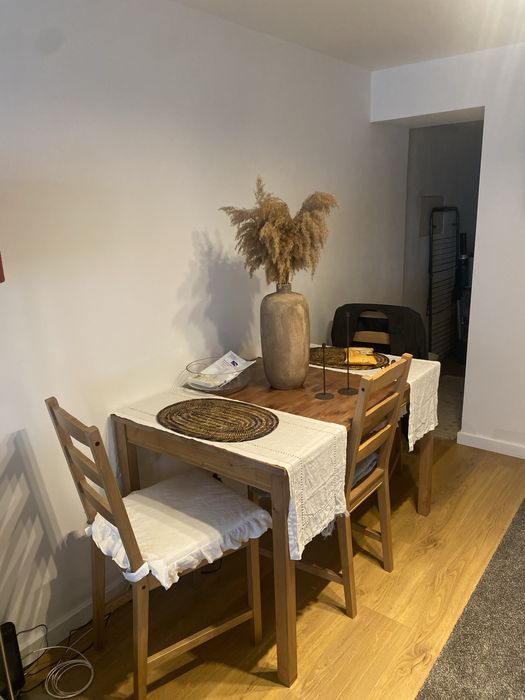 Mesa + 4 cadeiras Pinho