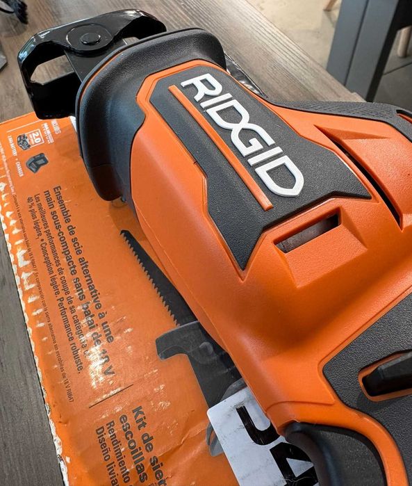 RIDGID/AEG R8648K Piła Szablasta Lisica 18V Brushless Jednoręczna Akumulator 2.0Ah