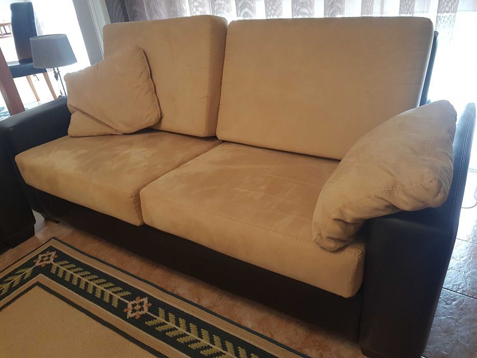 2 Sofás em bom estado