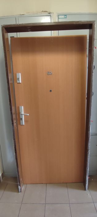 Drzwi wejściowe 90-ki Lewe