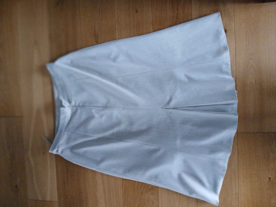 Spódnica za kolano rozmiar 44