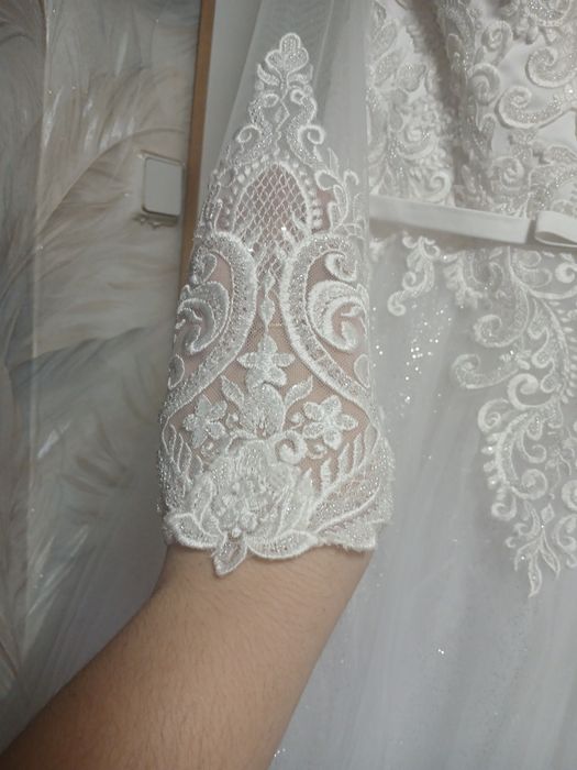 Продам,весільну сукню в чудовому стані