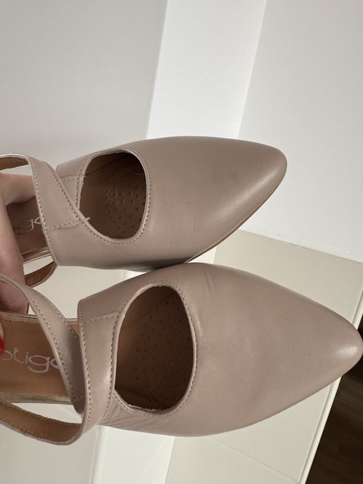 Prestige buty bezowe na slupku skora naturalna 39