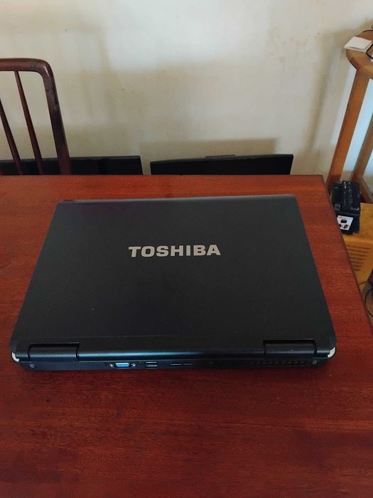 Computador portatil bararato com carregador original  com bateria em bom estado