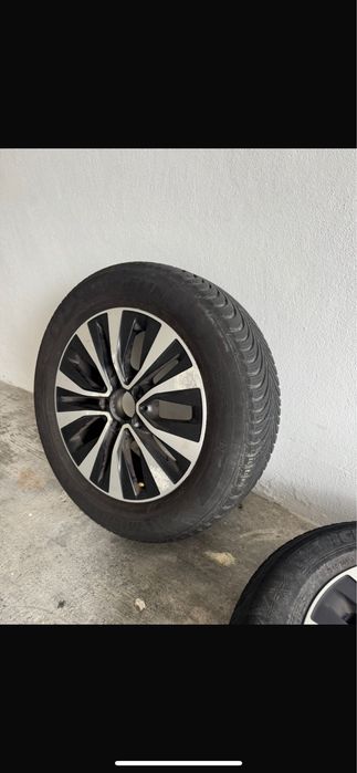Ajantes e pneus de origem mercedes classe a w177