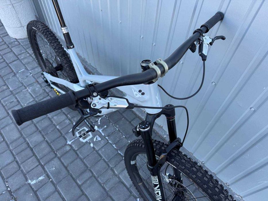 rower karbonowy 
YT JEFFSY UNCAGED 6 Carbon RockShox Ultimate Flight