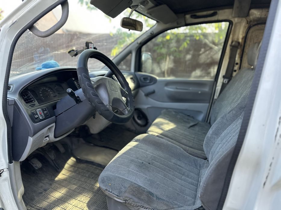 Mitsubishi L400 бусик
