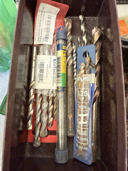 Chisels, Points, and Drill Bits426911673930240003