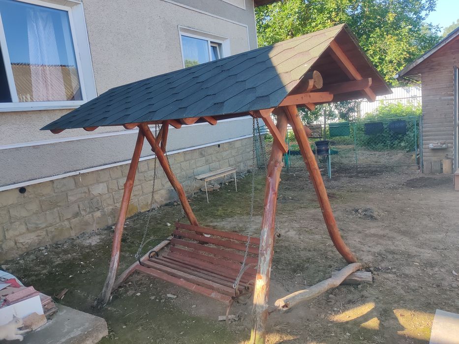 Продам Гойдалку ,потребує дрібного ремонту