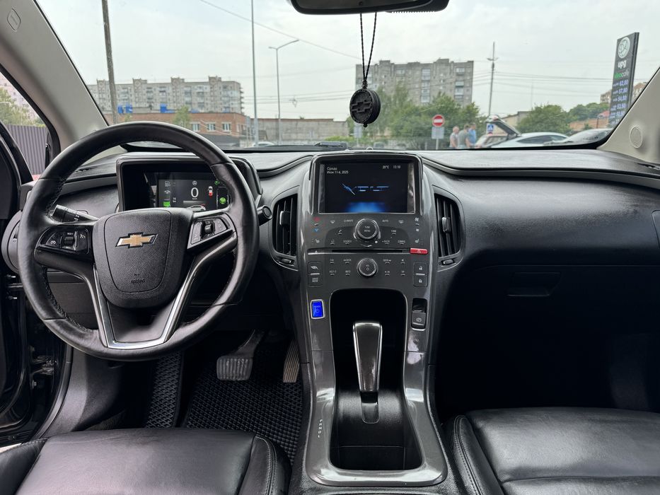 Продам Chevrolet Volt 2014