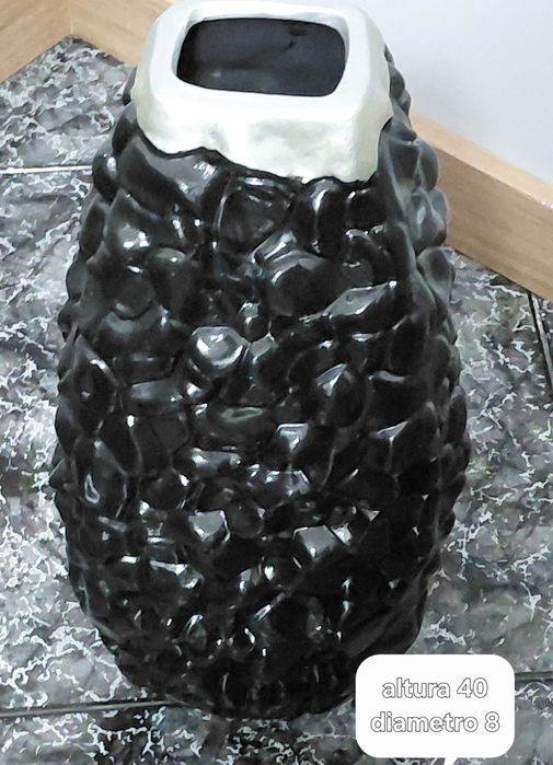 Jarra  alta 40 cm Cor preta e prateada