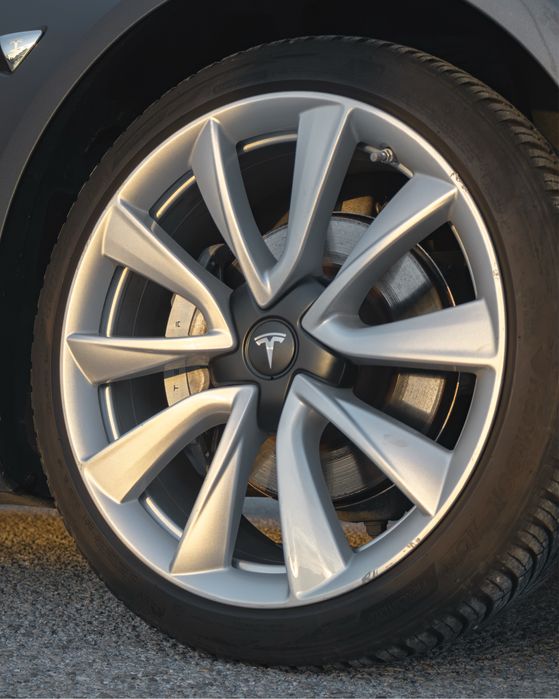 Tesla Model 3 Long-Range Dual Motor AWD