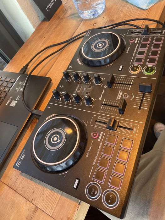 Mesa mistura Pioneer ddj 200 (perfeito estado)