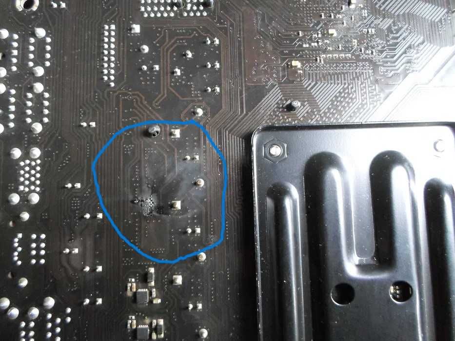.  Материнка Asrock 970 Extreme 3+
