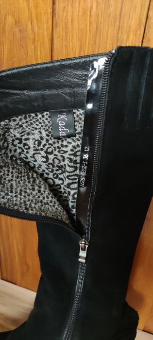 Чоботи зимові, натуральна замша,36 розмір йде на 35, всередині мех