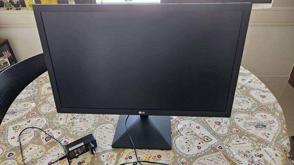 Monitor LG 21.5" Full HD IPS (HDMI / VGA)