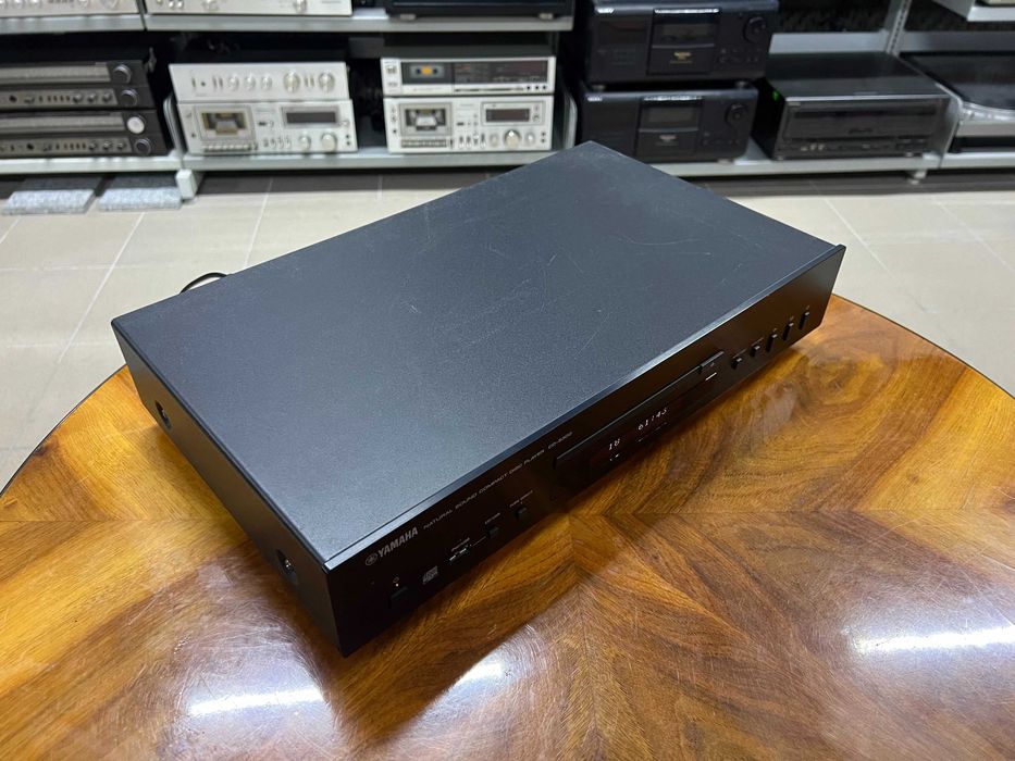 Odtwarzacz płyt CD Yamaha CD-S300 Audio Room